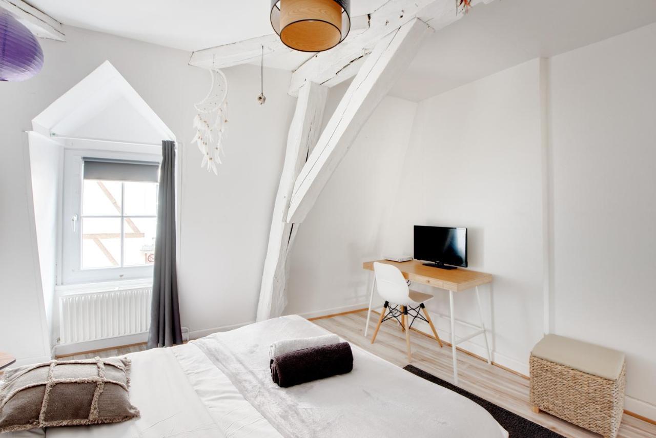 Le Grand Mirebeau Apartment *